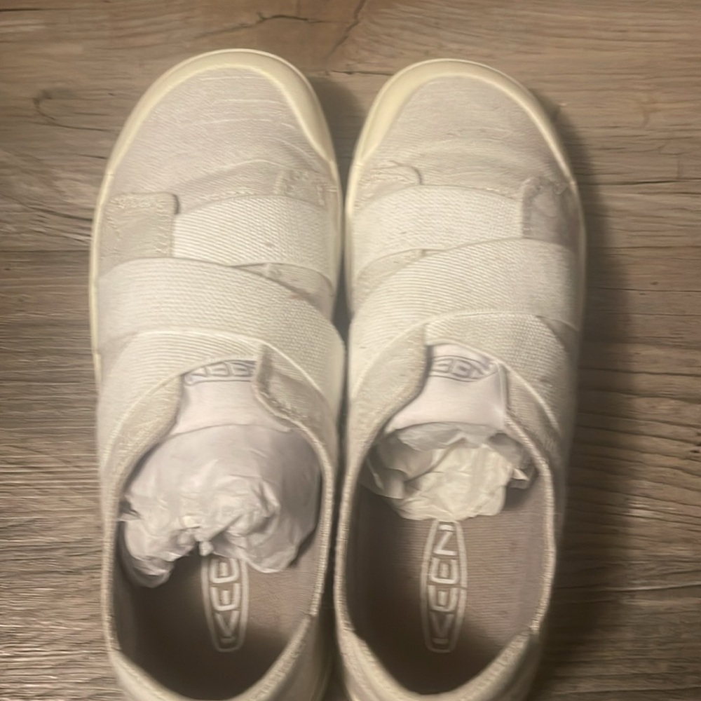 Keen Sneakers
Excellent condition, worn a few times - Picture 2 of 7
